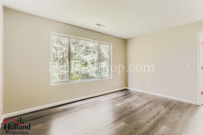 Building Photo - 4-Bedroom Home in Prime Hillsboro Location