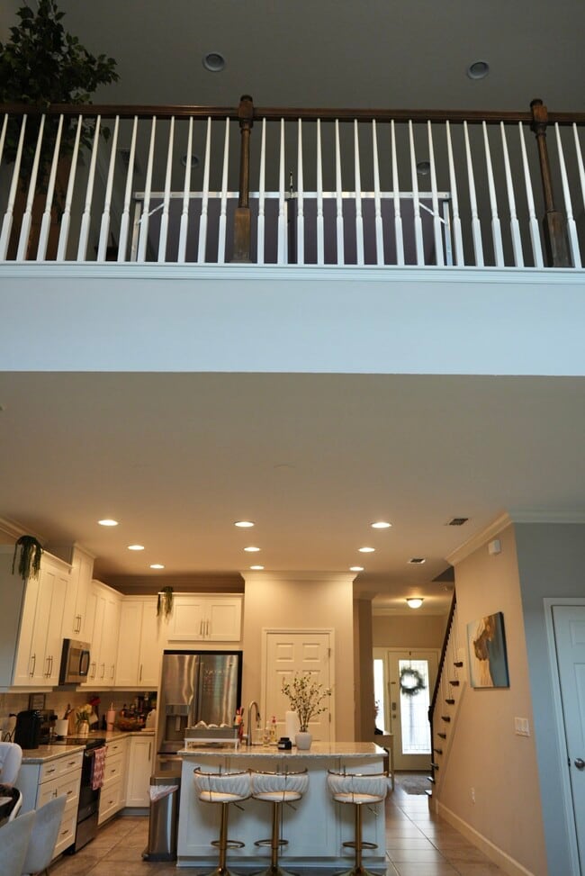 Building Photo - 8716 Terracina Lake Dr