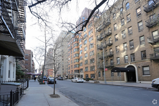 Primary Photo - Rockefeller Court