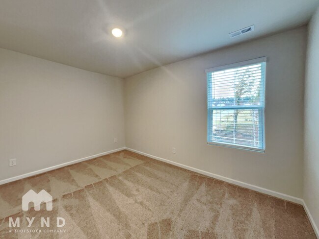 Building Photo - 279 Ivy Bank Dr