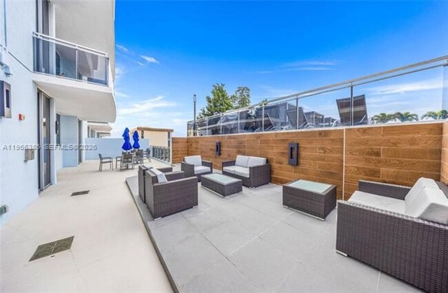 Building Photo - 7901 Hispanola Ave