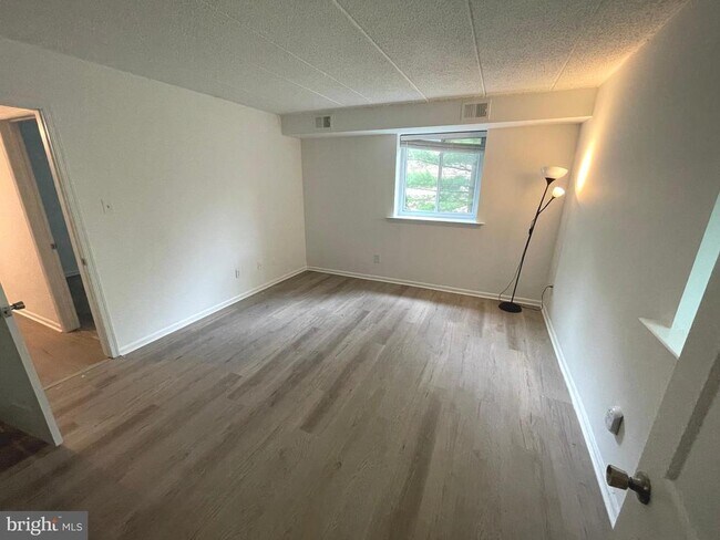 Building Photo - 62 Le Forge Ct