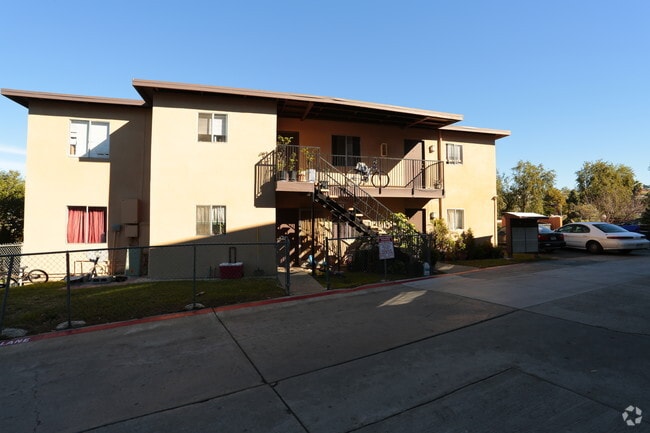 Building Photo - 180 Las Flores Dr