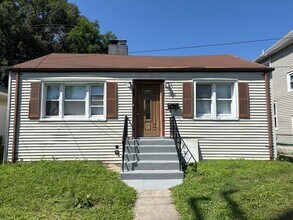 Building Photo - Beautiful 3 Bedroom 1 Bathroom Single Fami...