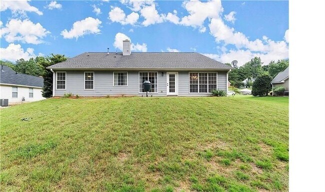 Building Photo - 5440 Windcrest Ln