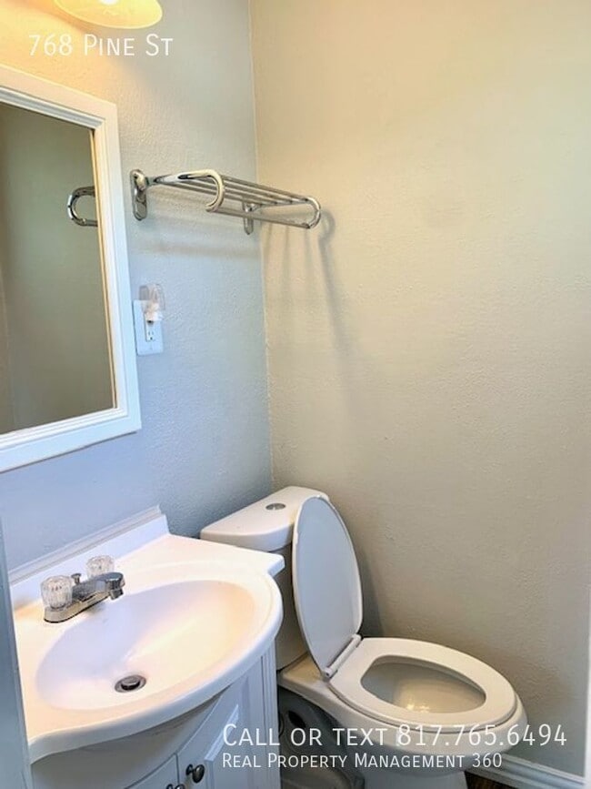 Building Photo - 768 Pine St