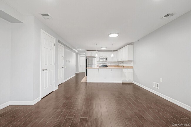 Primary Photo - 102-20 Rockaway Beach Blvd