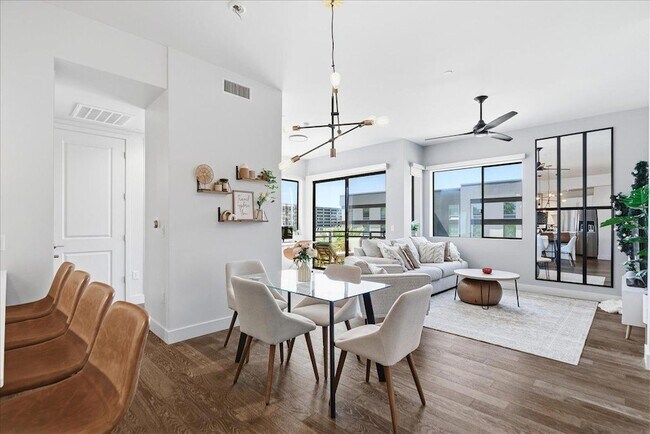 Building Photo - 3131 N Central Ave