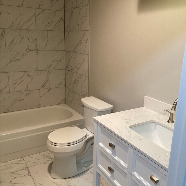 Building Photo - 3918 Laura Leigh Dr