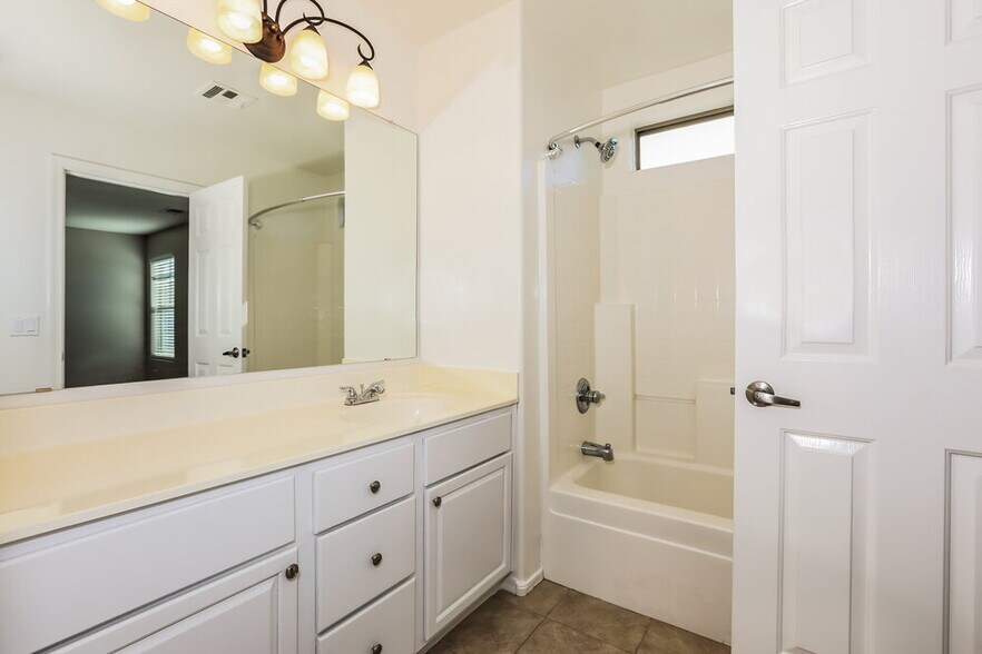 Building Photo - 11197 E Wallflower Ln