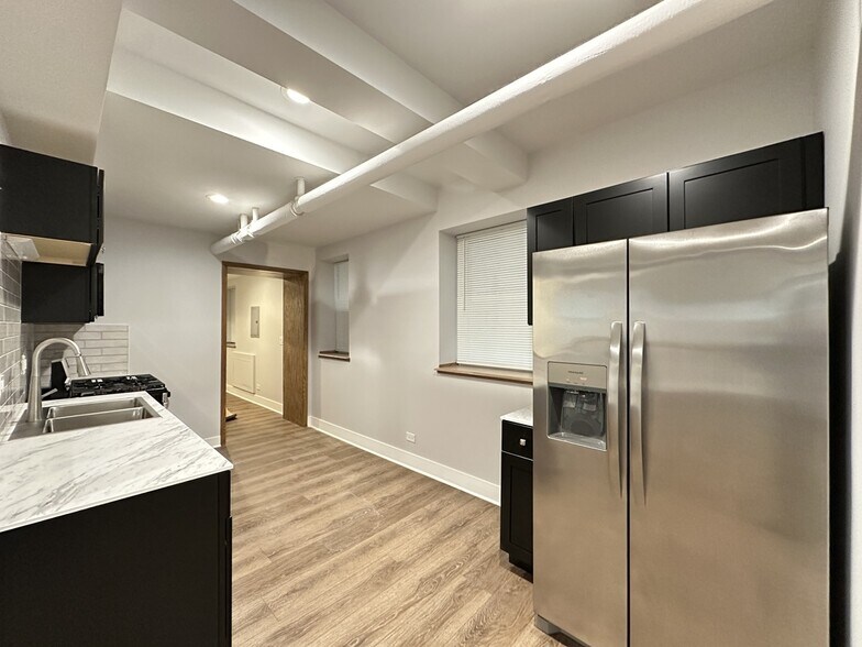 Building Photo - 5008 N Springfield Ave