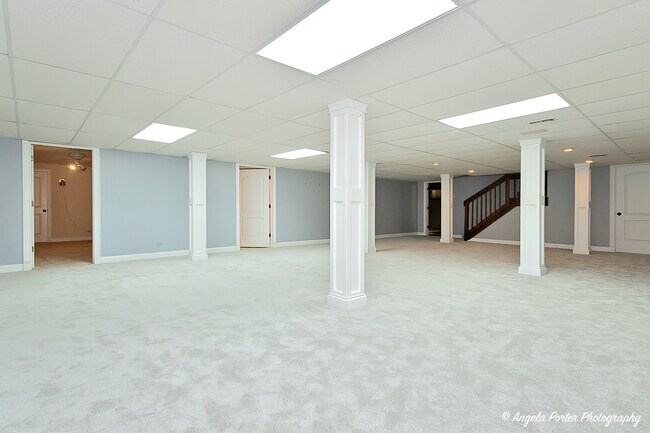 Building Photo - 756 Stonegate Rd