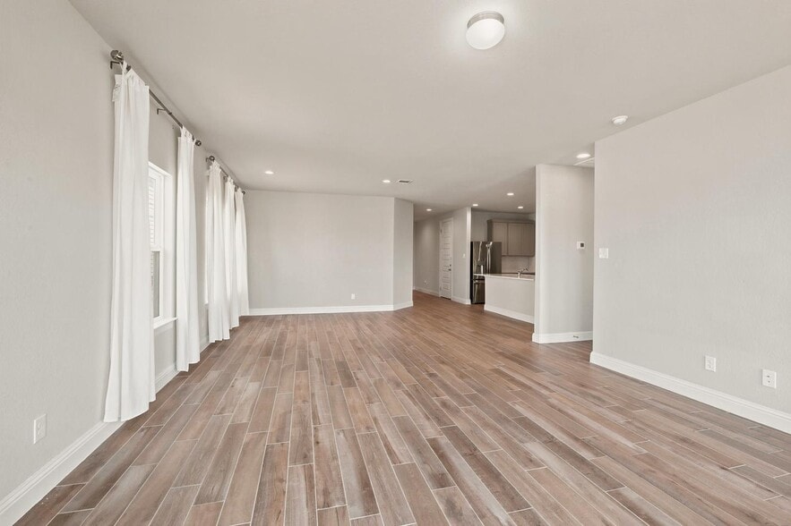 Building Photo - Comfortable Niederwald living with spacious common areas