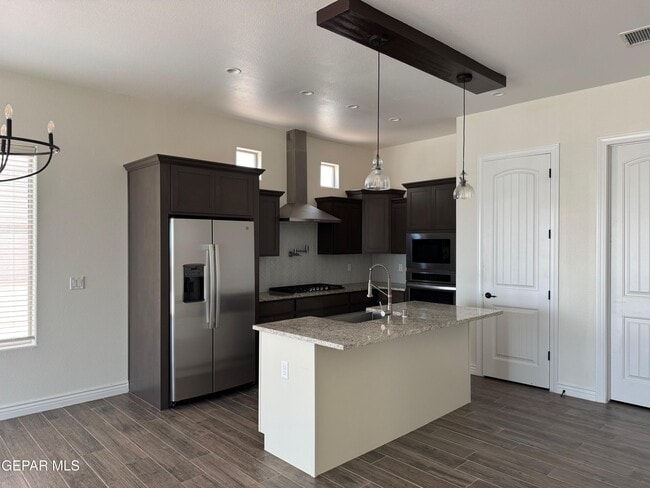 Building Photo - 229 Farnborough St