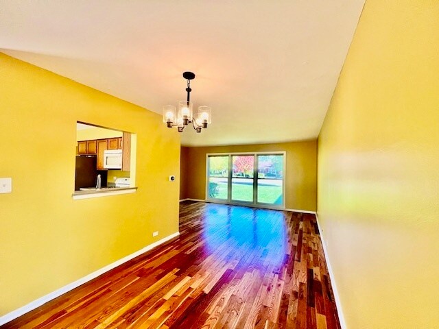 Building Photo - 2112 N Kennicott Dr