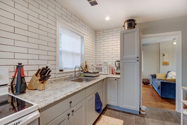 Building Photo - 1315 Seiler Ave