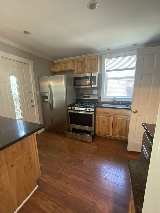 Building Photo - 952 Greenwood Ave