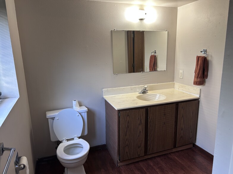 Bathroom 2 - 1230 S Thompson Dr