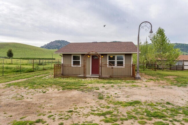 Building Photo - Peaceful Country Casita in the Foothills – 1 Bed / 1 Bath
