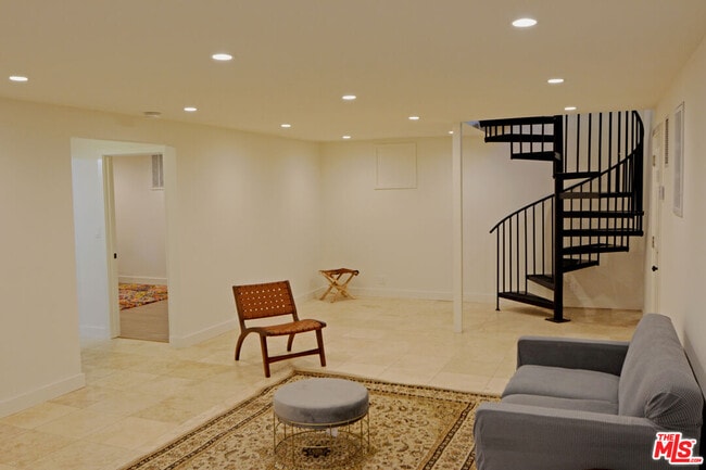 Building Photo - 1671 Happy Trail