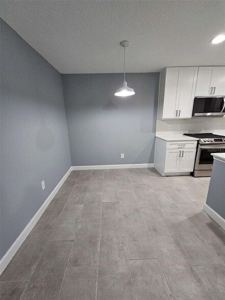 Building Photo - 2533 Grassy Point Dr