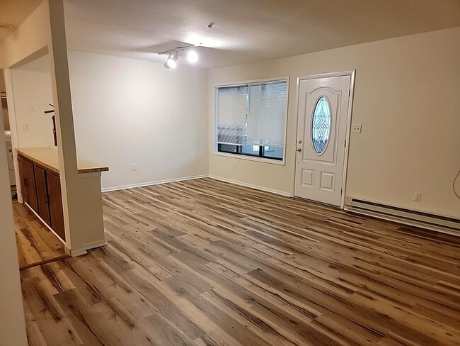 Building Photo - 117 Amberly Dr