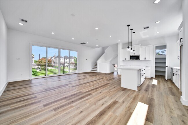 Building Photo - 4124 Buck St