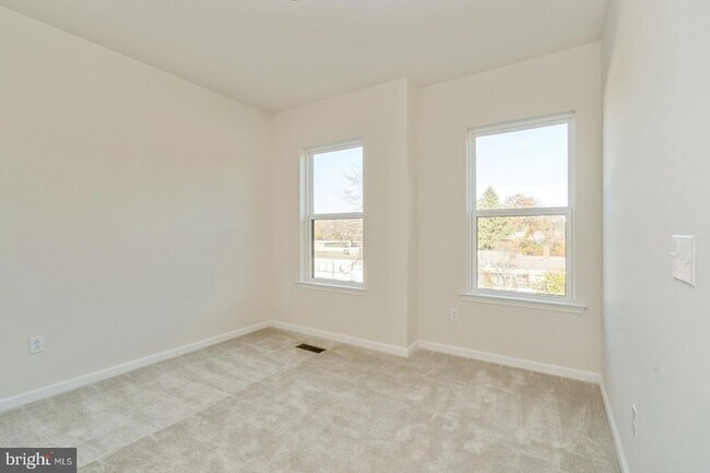 Building Photo - 103 Vaughn Dr Ext