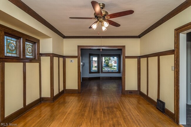 Building Photo - 1252 Summit Ave
