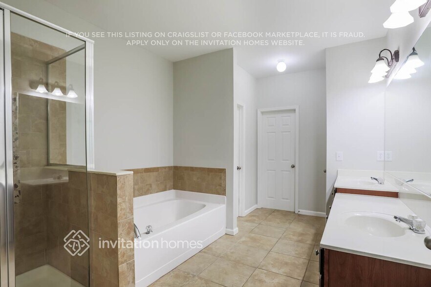 Building Photo - 12881 Deer Park Ln