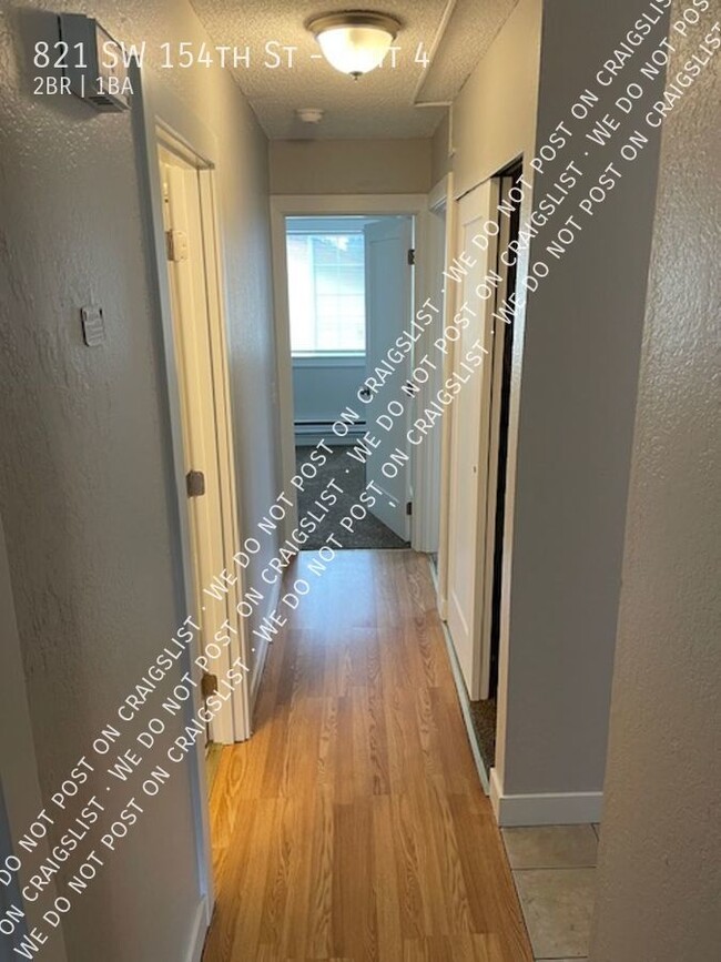 Building Photo - New Burien renovated 2 bedroom 1 bath- upp...