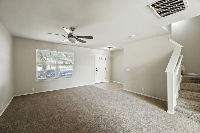 Building Photo - 3933 Brook Hollow Dr