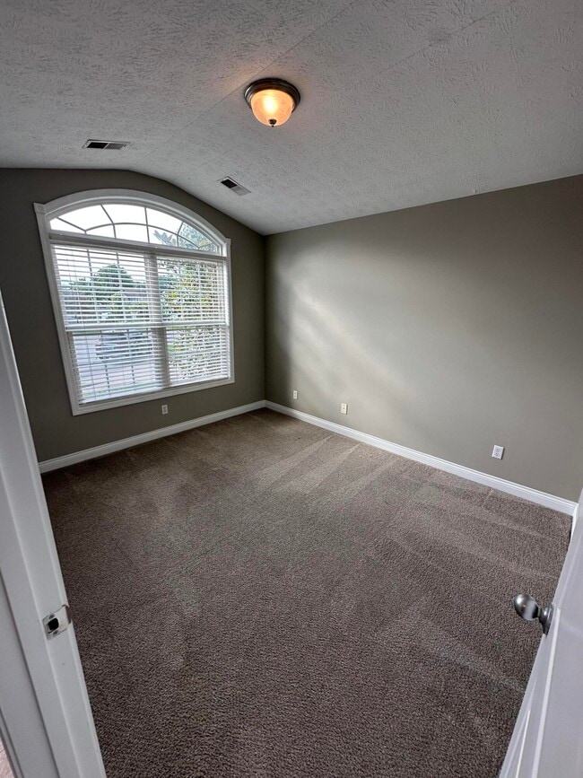 Building Photo - 106 Bluegrass Beat Cove