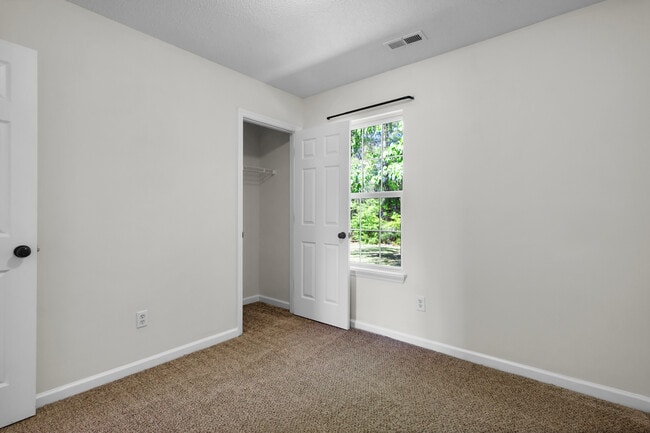 Building Photo - 334 Palamino Trail