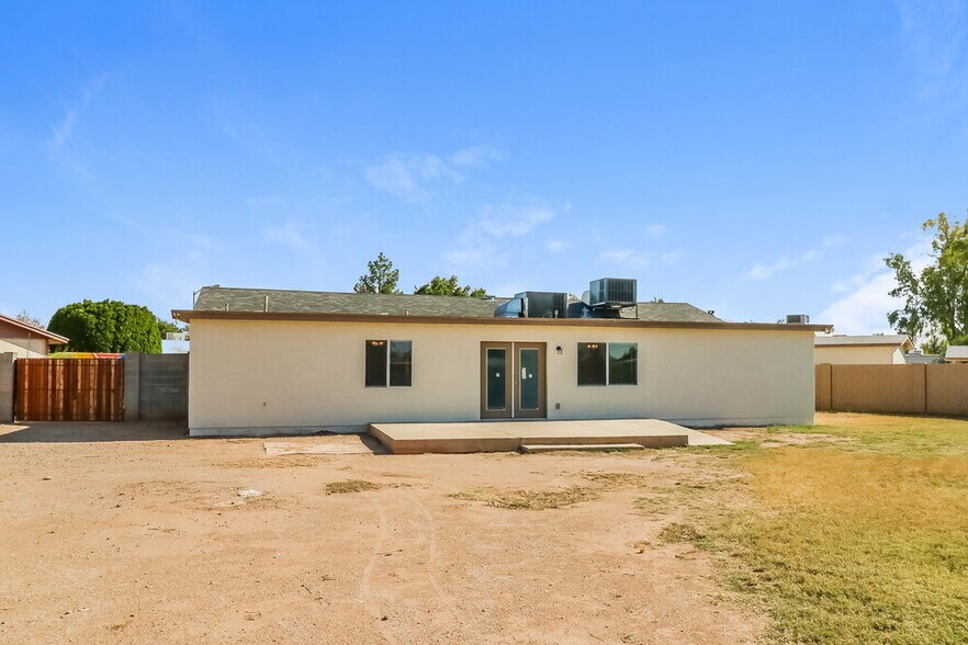 Building Photo - 9922 N 88th Ave