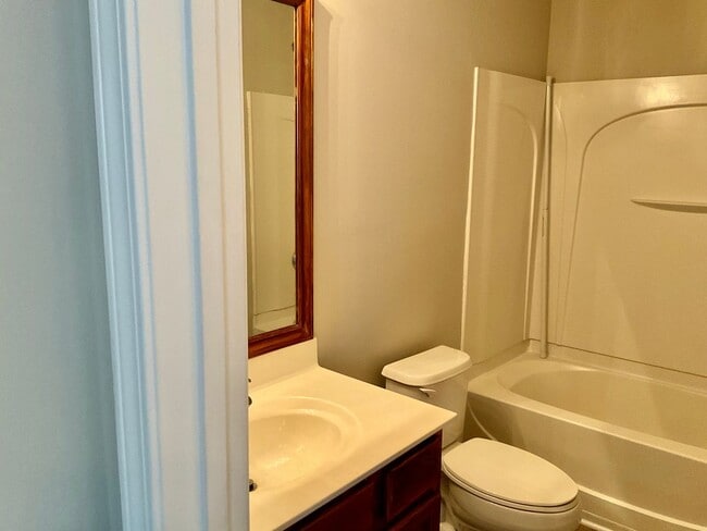 Building Photo - Townhome with 2 Bedrooms, 2.5 Baths