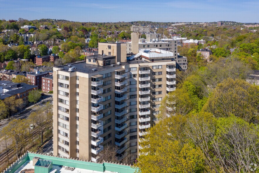 Building Photo - 1531 Beacon St