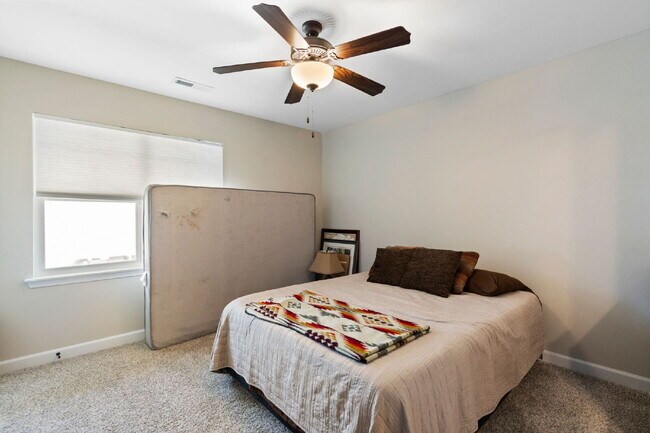 Building Photo - Available Now! Enjoy low-maintenance coastal living in this beautiful 2-bedroom, 2.5-bath townhom...