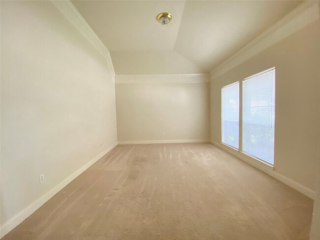 Building Photo - 10122 Meridian Lakes Dr