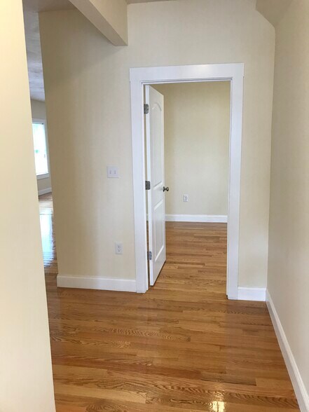 Building Photo - 14-16 Phillips Street