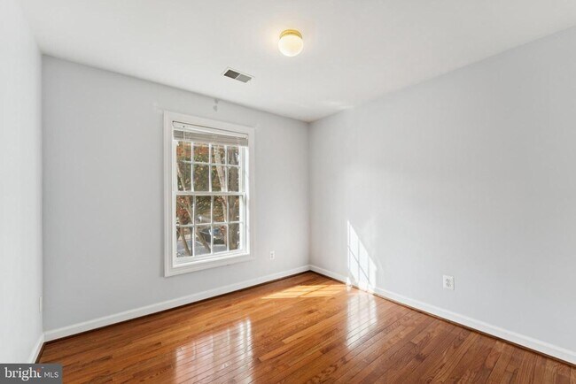 Building Photo - 12423 Falconbridge Dr