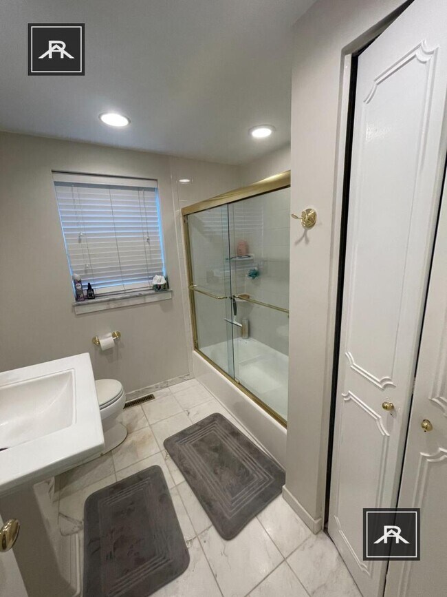 Building Photo - 2 bedroom in Brighton MA 02135