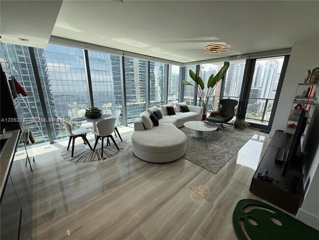 Building Photo - 1451 Brickell Ave