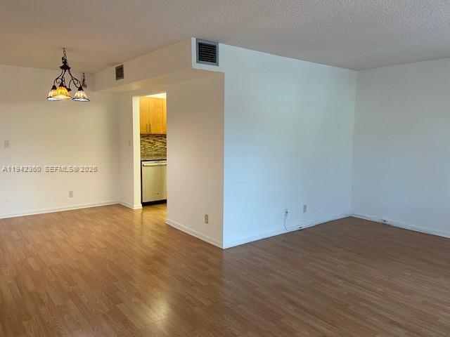 Building Photo - 1902 Bermuda Cir