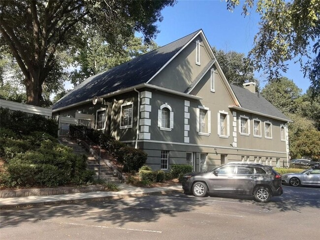 Building Photo - 6900 Roswell Rd