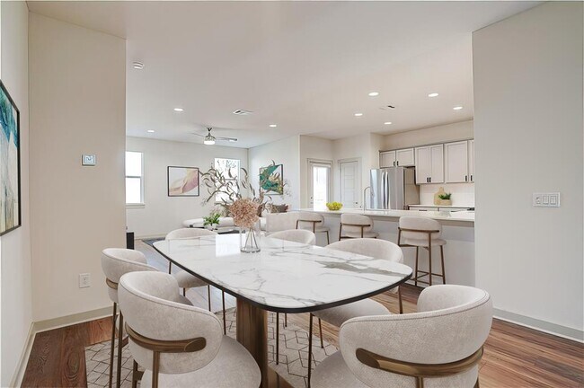 Building Photo - 280 Tequilana Pass