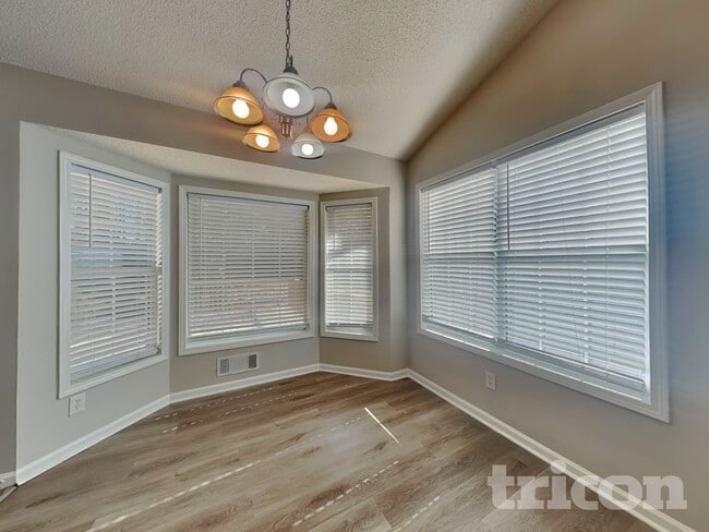 Building Photo - 118 Valleydale Dr