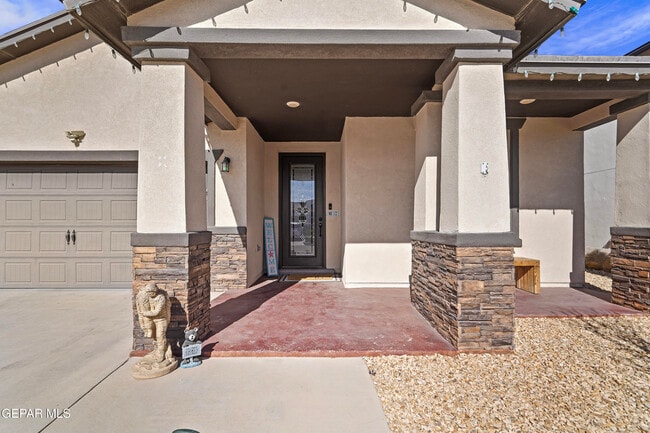 Building Photo - 12597 New Dawn Dr