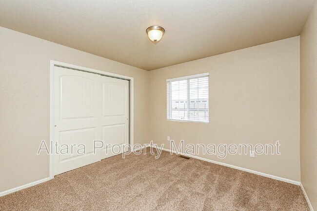 Building Photo - 4933 Pearl Kite View