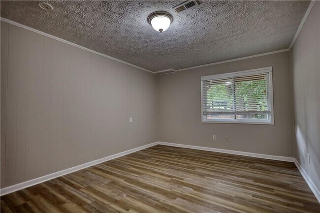 Building Photo - 175 Red Bank Rd